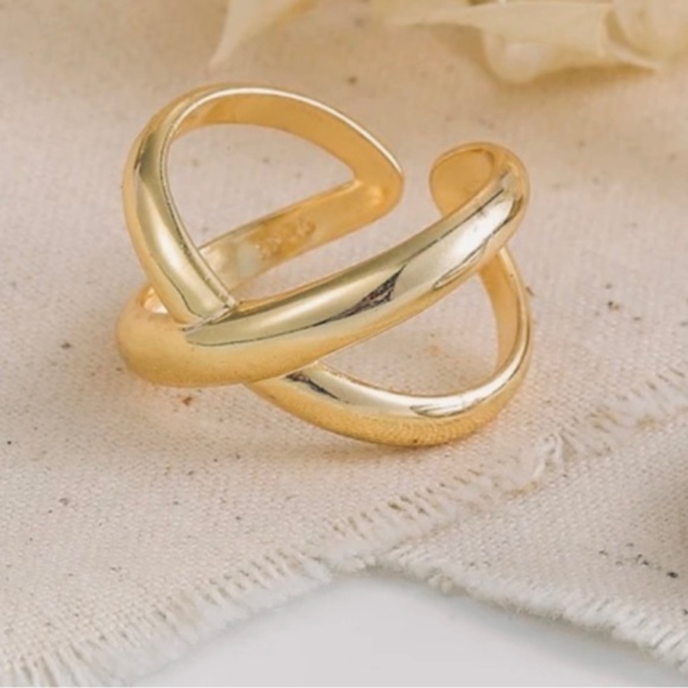 - XO eternity ring criss cross designer 14k gold minimalist